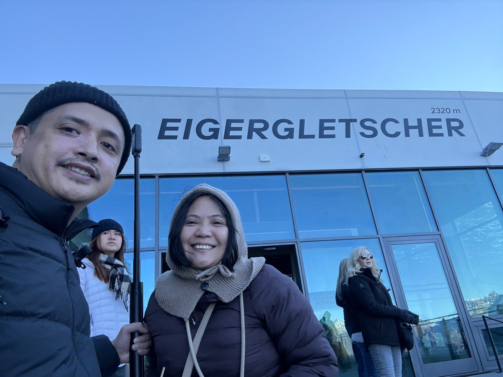 Selfie at the Eigergletscher sign